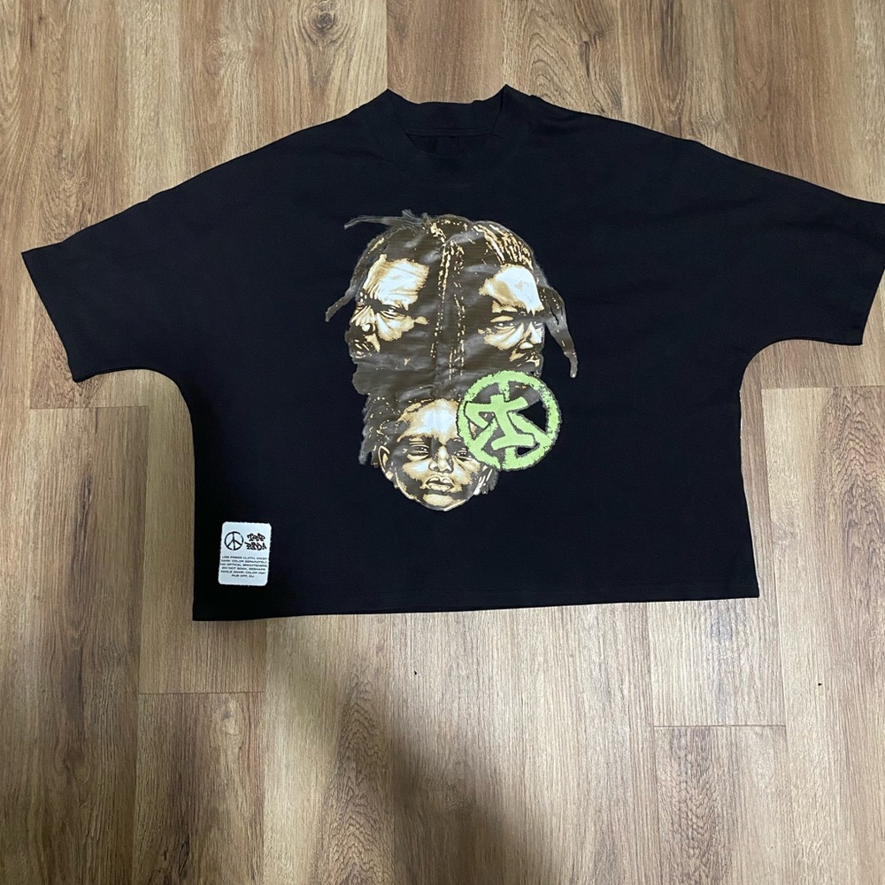 BOXY CRPPED TEE|| AVAILABLE TO OFFERS